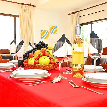 Villa Isis - Com Piscina Aquecivel E Bbq - Albufeira