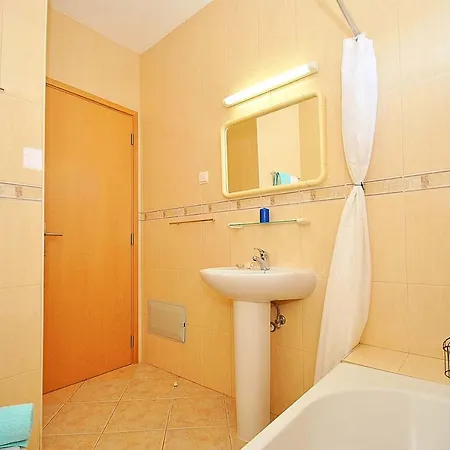 Isis - Com Piscina Aquecivel E Bbq - Villa *
